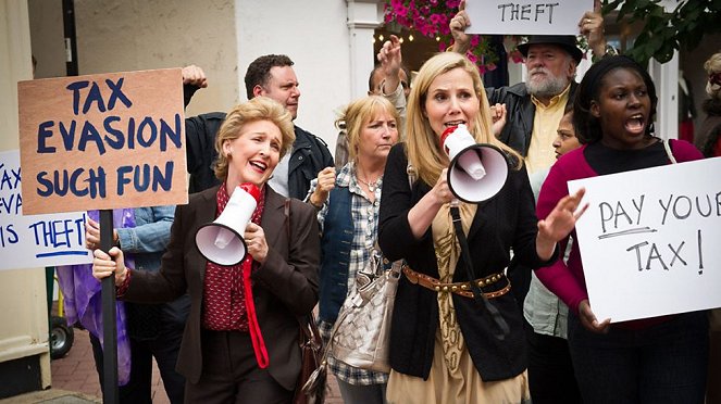 Miranda - Photos - Patricia Hodge, Sally Phillips