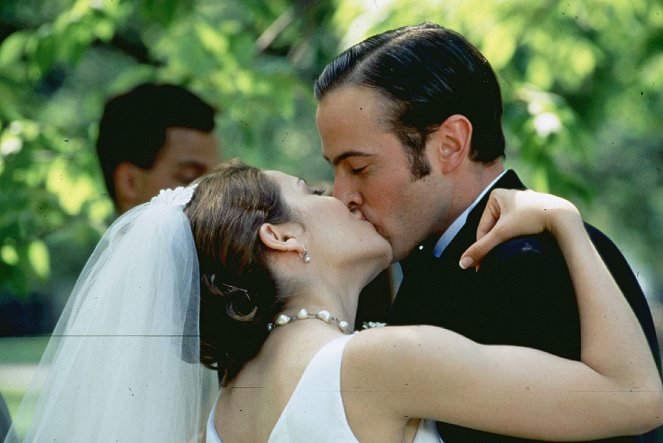 Zwei Männer, eine Frau und eine Hochzeit - Filmfotos - Mili Avital, Jason Lee
