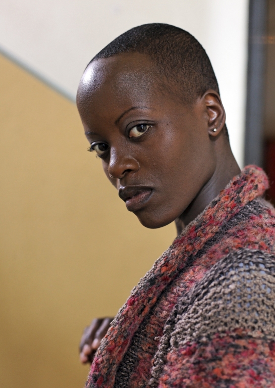 Tetthely - Season 42 - Egy tanár halála - Promóció fotók - Florence Kasumba