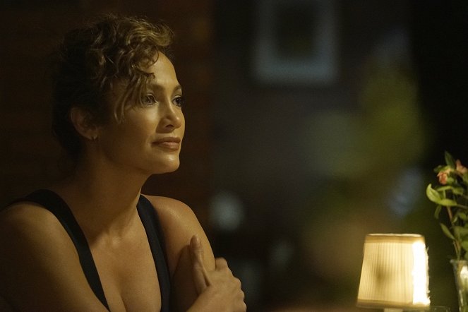 Skorumpovaní poliši - False Face, False Heart - Z filmu - Jennifer Lopez