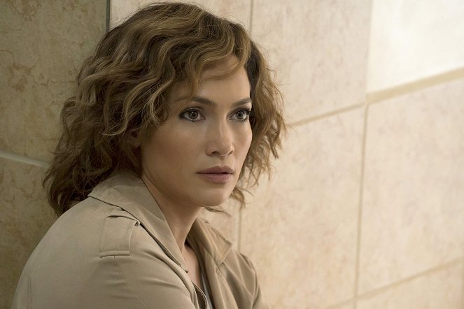 Shades of Blue - Season 1 - False Face, False Heart - De la película - Jennifer Lopez