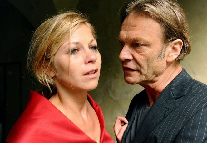 Tatort - Season 42 - Lohn der Arbeit - Photos - Hilde Dalik, Alexander Strobele