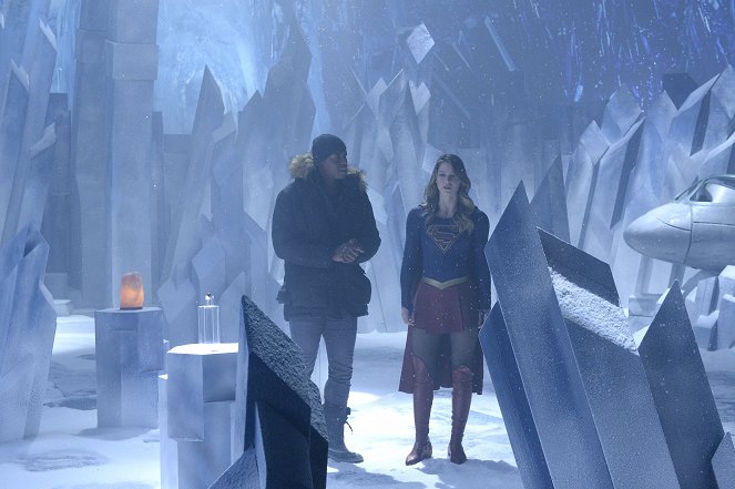 Supergirl - Samotność - Z filmu - Mehcad Brooks, Melissa Benoist