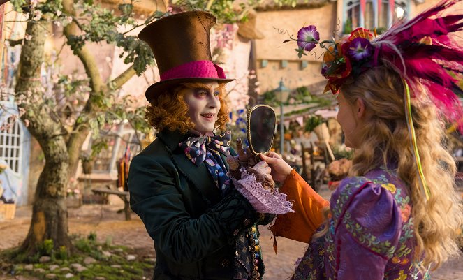 Alice Tükörországban - Filmfotók - Johnny Depp