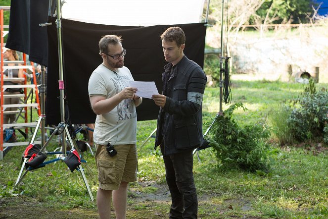 The Divergent Series: Allegiant - Making of - Robert Schwentke, Theo James