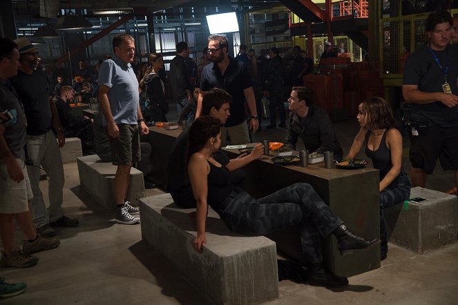 The Divergent Series: Allegiant - Making of - Florian Ballhaus, Robert Schwentke, Zoë Kravitz