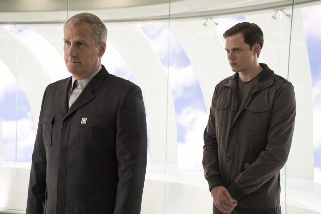 The Divergent Series: Allegiant - Photos - Jeff Daniels, Bill Skarsgård