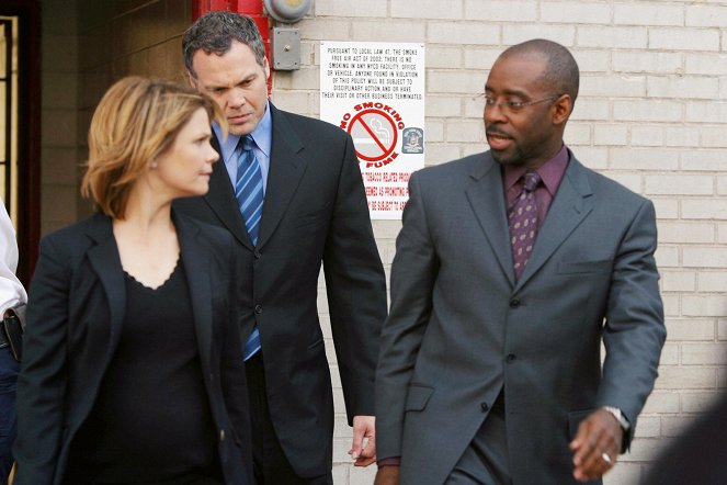 Law & Order: Criminal Intent - But Not Forgotten - Van film - Kathryn Erbe, Vincent D'Onofrio, Courtney B. Vance