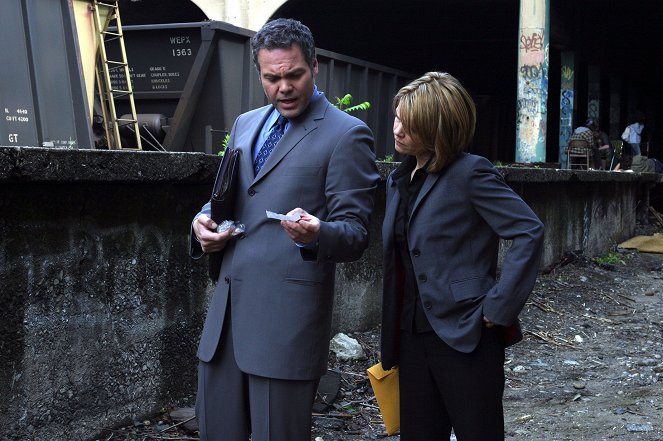 Law & Order: Criminal Intent - In the Dark - Photos - Vincent D'Onofrio, Kathryn Erbe