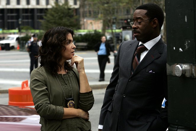 Law & Order: Criminal Intent - In the Wee Small Hours: Part 2 - Photos - Annabella Sciorra, Courtney B. Vance