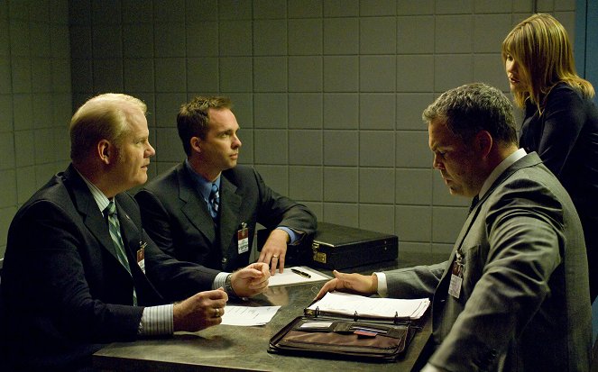 Law & Order: Criminal Intent - Season 7 - Smile - Photos - Jim Gaffigan, Vincent D'Onofrio, Kathryn Erbe