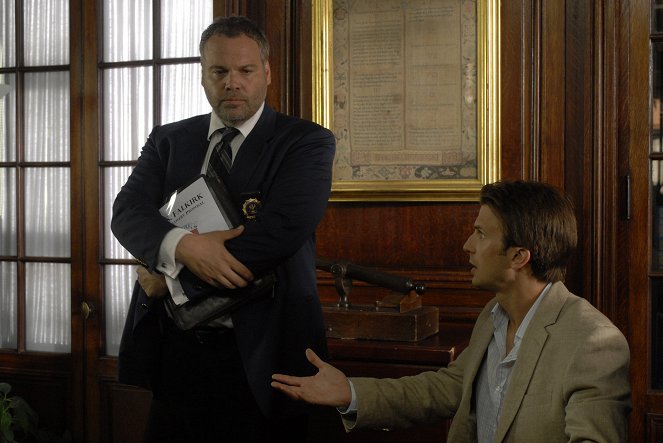Law & Order: Criminal Intent - Season 7 - Depths - Photos - Vincent D'Onofrio, Frederick Weller