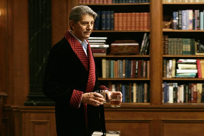 Law & Order: Criminal Intent - Self-Made - Photos - Peter Coyote