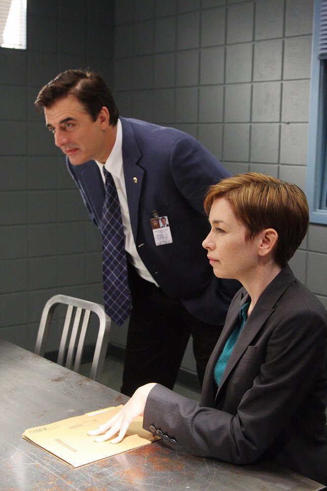 New York - Section criminelle - Contract - Film - Chris Noth, Julianne Nicholson