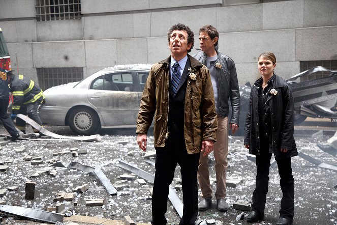 Law & Order: Criminal Intent - Season 8 - Revolution - Photos - Eric Bogosian, Jeff Goldblum, Kathryn Erbe