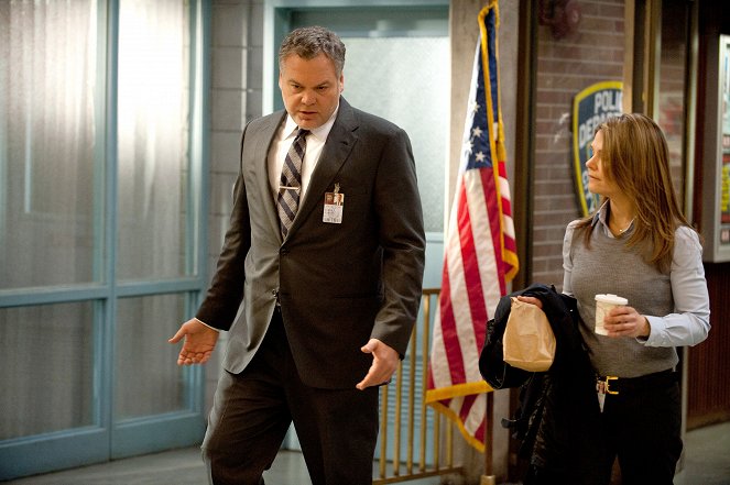 Law & Order: Criminal Intent - Season 10 - Rispetto - Photos - Vincent D'Onofrio, Kathryn Erbe