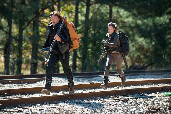 The Walking Dead - Twice as Far - Van film - Norman Reedus, Christian Serratos
