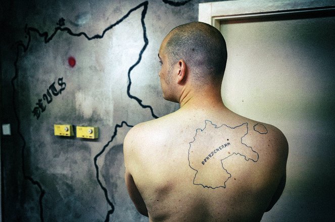 Teroristé hákového kříže: Pachatelé - Ještě není všem dnům konec - Z natáčení - Sebastian Urzendowsky