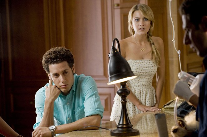 Royal Pains - If I Were a Sick Man - Photos - Paulo Costanzo, Meredith Hagner