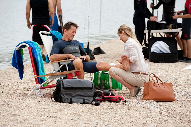 Royal Pains - Comfort's Overrated - Photos - Peter Strauss, Anastasia Griffith