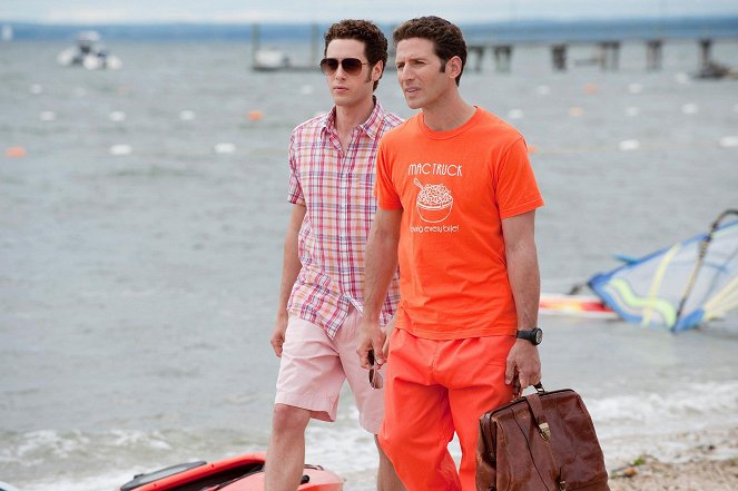 Royal Pains - Comfort's Overrated - Photos - Paulo Costanzo, Mark Feuerstein