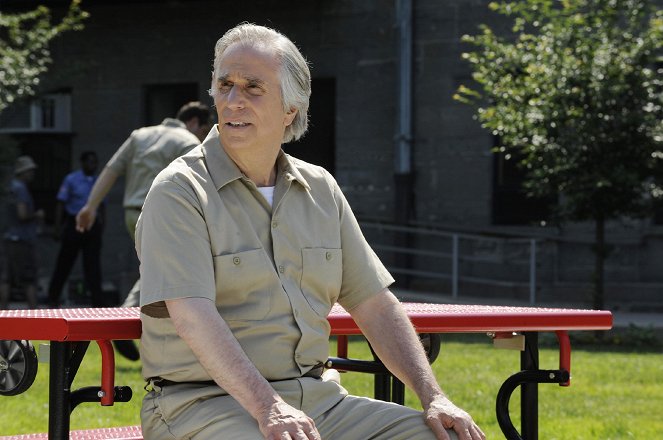 Royal Pains - The Shaw/Hank Redemption - Photos - Henry Winkler