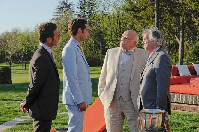 Royal Pains - A Man Called Grandpa - Photos - Mark Feuerstein, Paulo Costanzo, Edward Asner, Henry Winkler