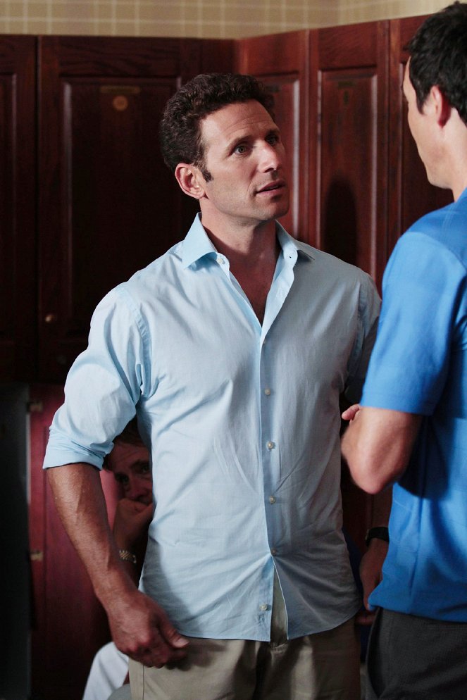 Royal Pains - Some Pig - Photos - Mark Feuerstein