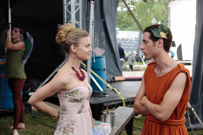 Royal Pains - Bottoms Up - Do filme - Brooke D'Orsay, Paulo Costanzo