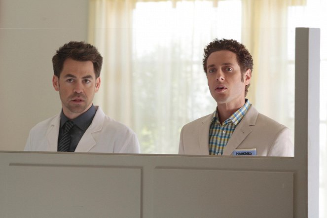 Royal Pains - Imperfect Storm - Photos - Kyle Howard, Paulo Costanzo