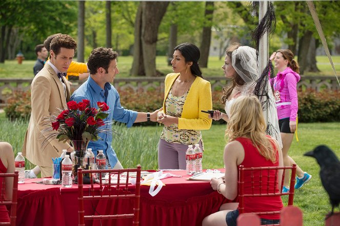 Royal Pains - Season 4 - Dawn Of The Med - Photos - Paulo Costanzo, Mark Feuerstein, Reshma Shetty, Katie Lowes