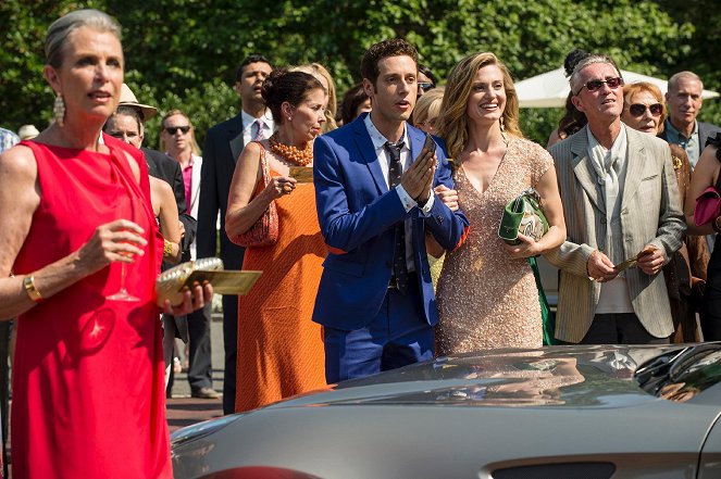 Royal Pains - Business and Pleasure - Photos - Paulo Costanzo, Brooke D'Orsay