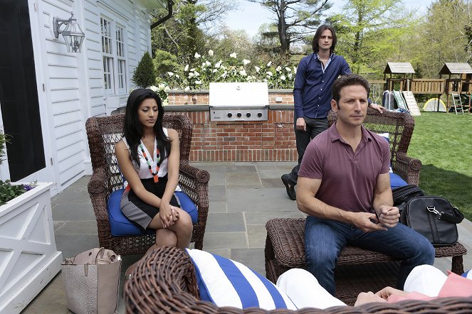 Royal Pains - Goodwill Stunting - Photos - Reshma Shetty, Lucas Salvagno, Mark Feuerstein