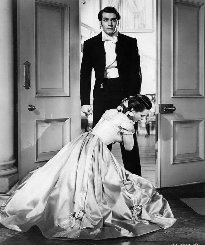 Wuthering Heights - Photos - Laurence Olivier, Geraldine Fitzgerald