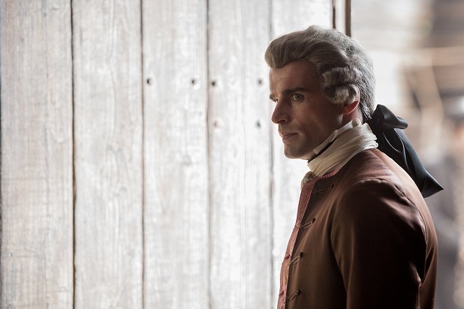 Outlander - Through a Glass, Darkly - Van film - Stanley Weber