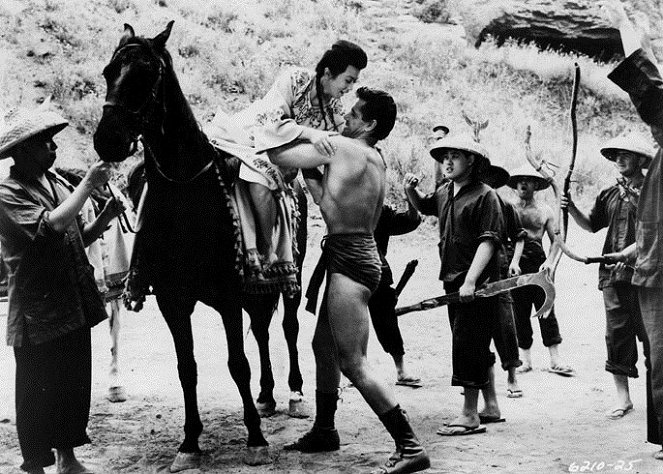 Maciste at the Court of the Great Khan - Photos - Yoko Tani, Gordon Scott