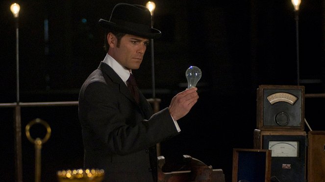 Murdoch Mysteries - Power - Photos - Yannick Bisson