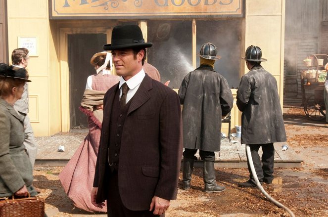 Murdoch Mysteries - Who Killed the Electric Carriage? - Do filme - Yannick Bisson