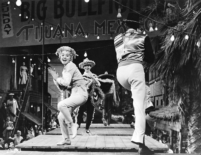 The Girl Most Likely - Van film - Jane Powell