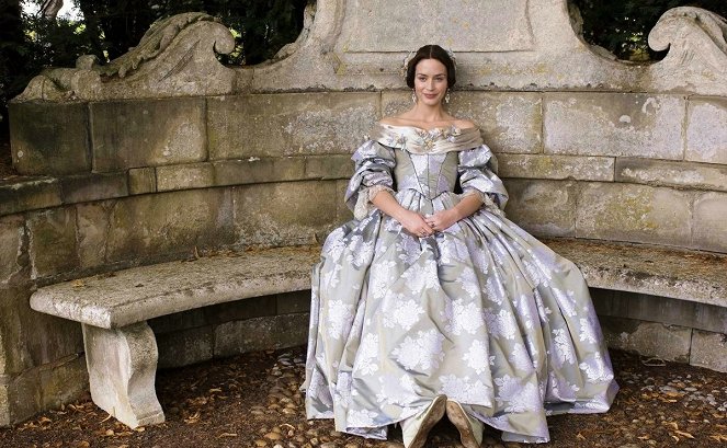 Victoria - Die junge Königin - Werbefoto - Emily Blunt