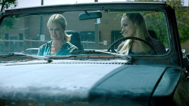 Lost Girl - Sweet Valkyrie High - Van film - Kate Corbett, Rachel Skarsten
