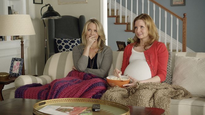 Playing House - Unfinished Business - Filmfotos - Jessica St. Clair, Lennon Parham