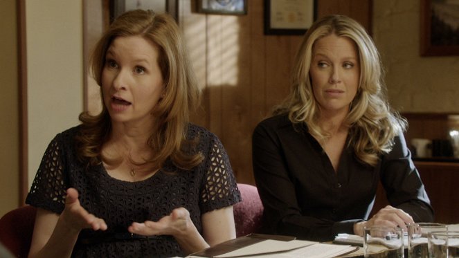 Playing House - Totes Kewl - Filmfotos - Lennon Parham, Jessica St. Clair