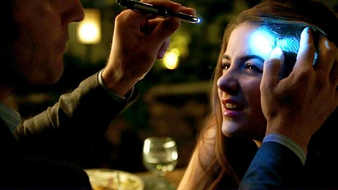 Luxusdoki - Season 7 - False Start - Filmfotók - Emily Tremaine