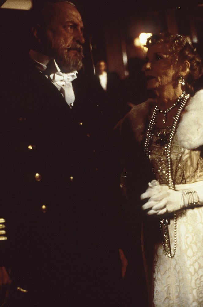 Titanic - Z filmu - George C. Scott, Eva Marie Saint