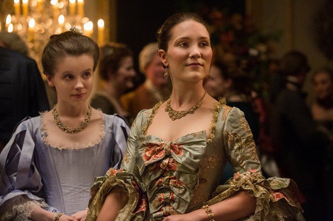 Outlander - L'Introduction à Versailles - Film - Rosie Day, Claire Sermonne