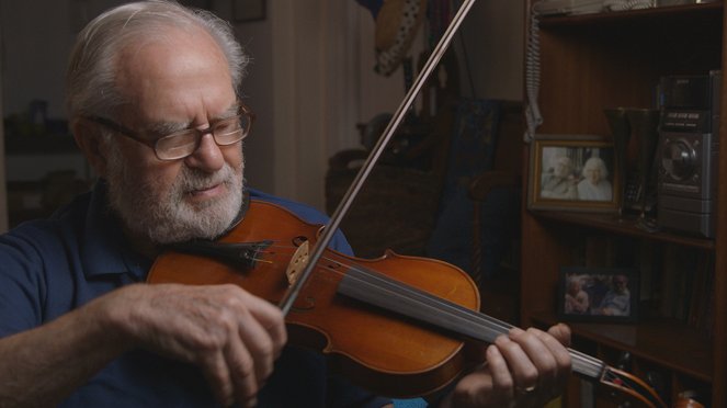 Joe's Violin - Z filmu