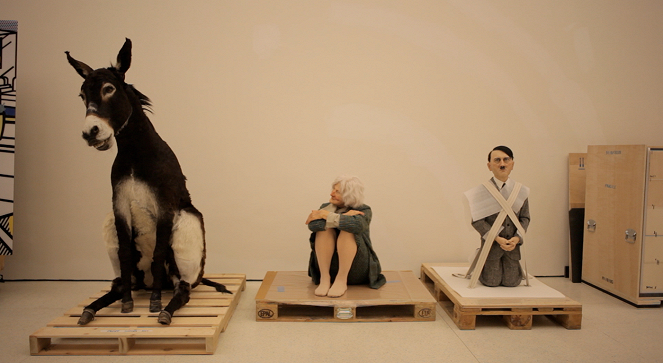Maurizio Cattelan: Be Right Back - Filmfotos