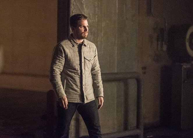 Arrow - Sins of the Father - Photos - Stephen Amell