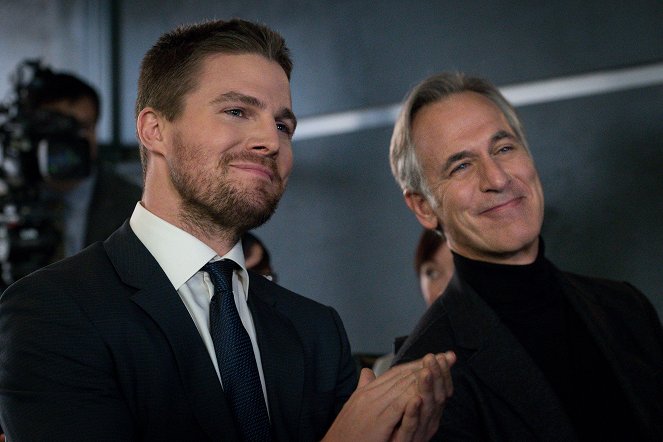 Arrow - Unchained - Photos - Stephen Amell, Tom Amandes